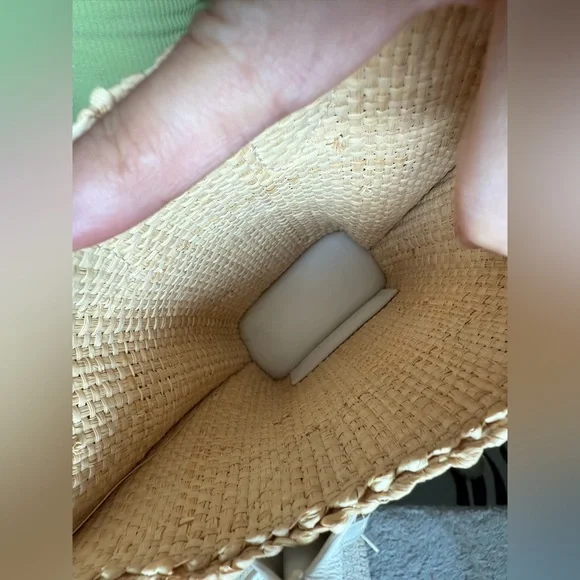 Jacquemus Le Petit Baci bag / crossbody - Picture 4 of 11